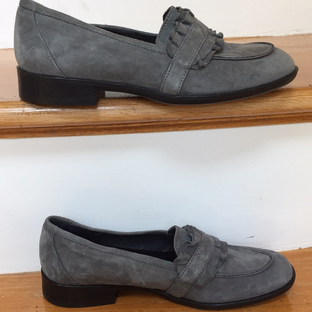 Kanna ruched band loafers 1” heels VGUC almost New